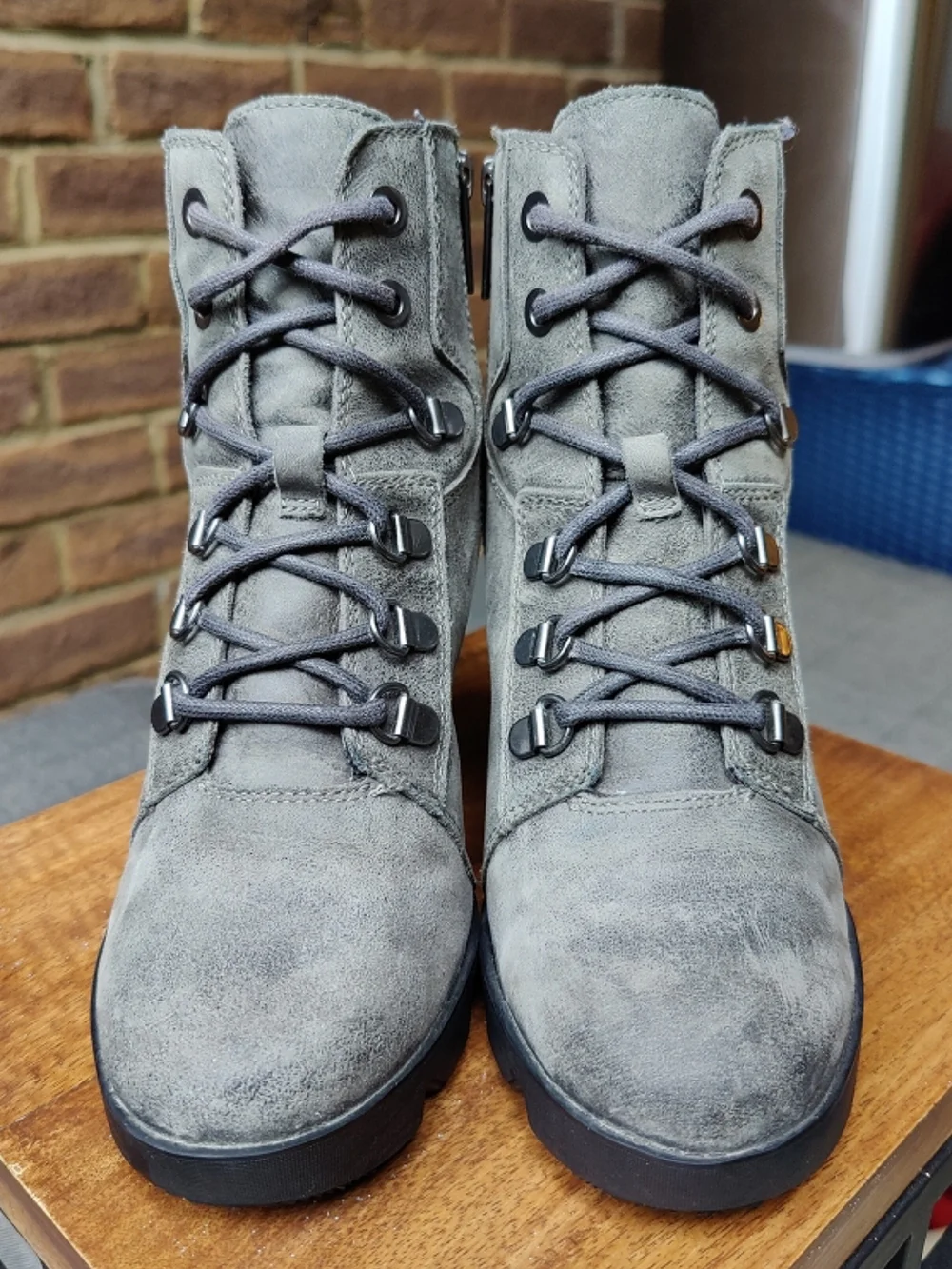 SOREL 7.5 Joan Uptown Lace Wedge Booties Quarry Gray Nubuck Leather Zip Lace-up